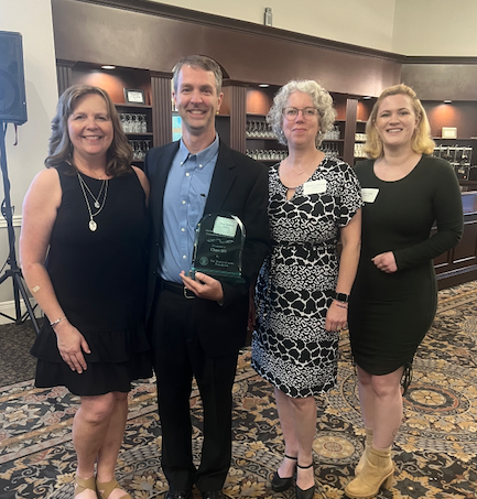 Class 101 Receives Warren County Foundation Small Business Award