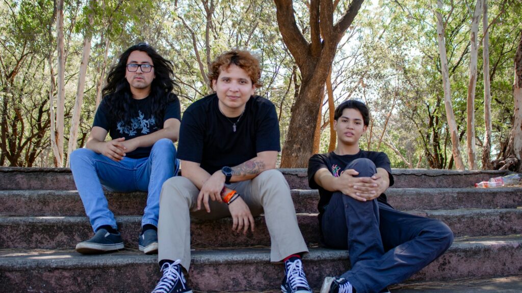 Juniors in Waukesha and Milwaukee counties can get a jump start on college right now.